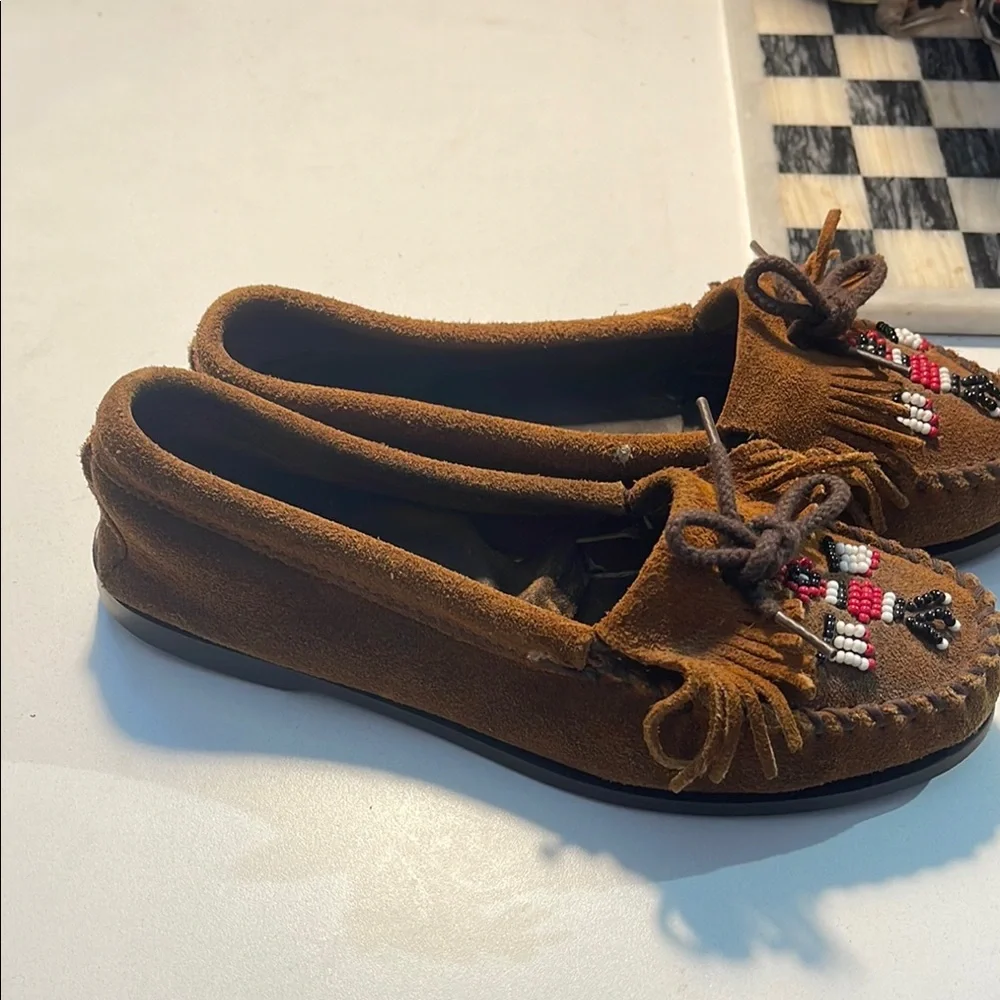Minnetonka Leather Tan Moccasins with Beaded Accents - Picture 11 of 12